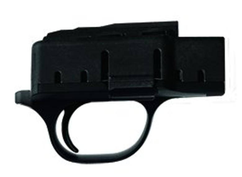 R8 Magasin SVART